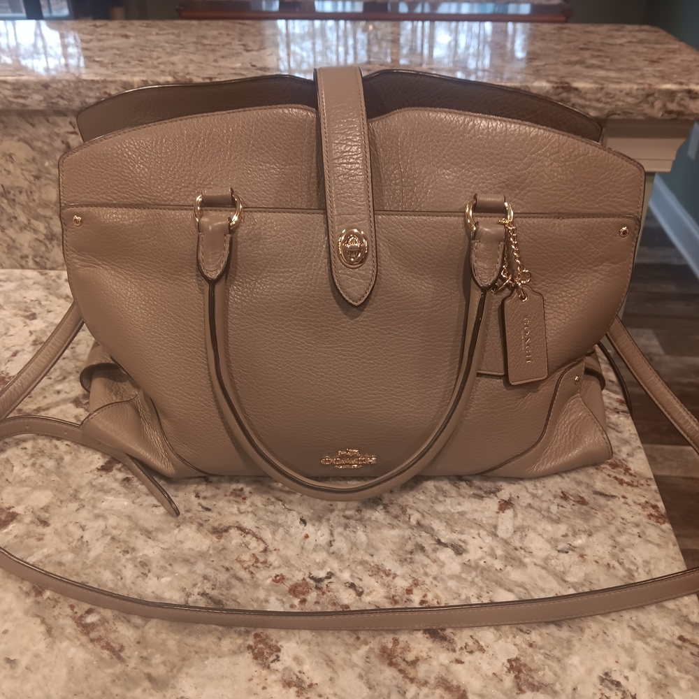 BARELY USED!! COACH MERCER CROSSBODY